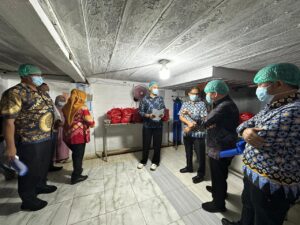 WhatsApp-Image-2026-01-31-at-09.49.36-300x225 Jaga Mutu Program Makan Bergizi Gratis, Tim Satgas MBG Pesawaran Tinjau Sejumlah SPPG di Gedong Tataan