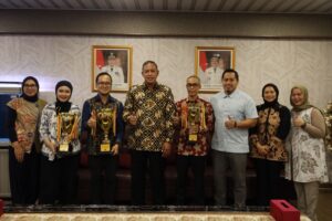 WhatsApp-Image-2026-02-20-at-08.34.39-300x200 Wali Kota Bekasi Terima Audiensi Sanggar Gantari Gita Khatulistiwa, Prestasi Internasional Jadi Motivasi Sanggar Lain